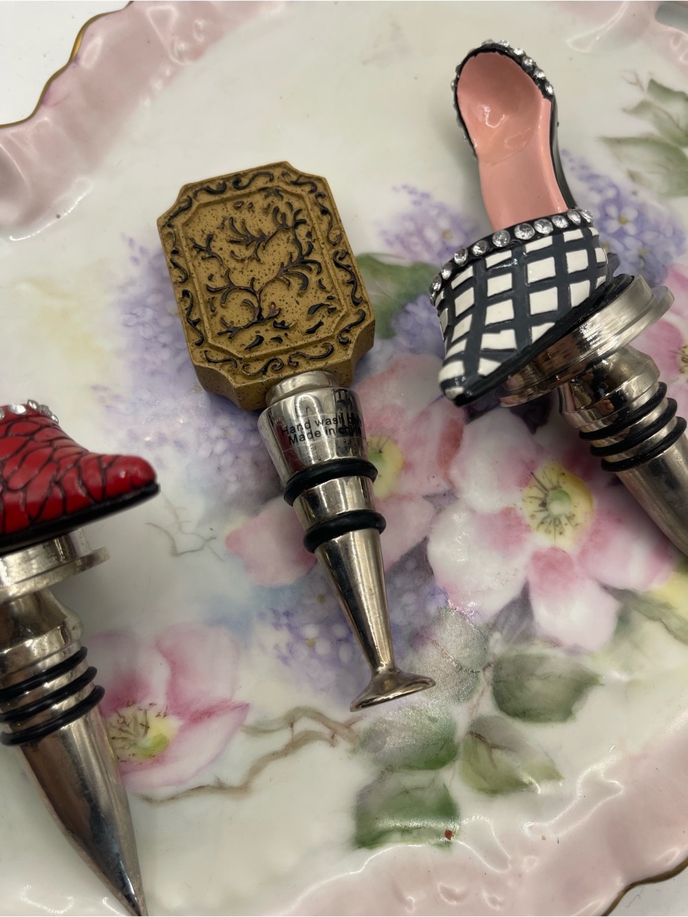 High Heel Shoe Wine Bottle Stoppers - Red, Black & Pink - Picture 3 of 12